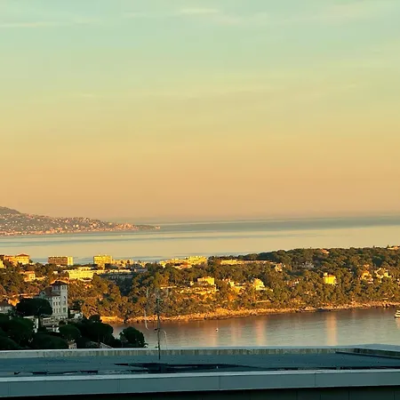 Апартаменты Penthouse Over Monaco